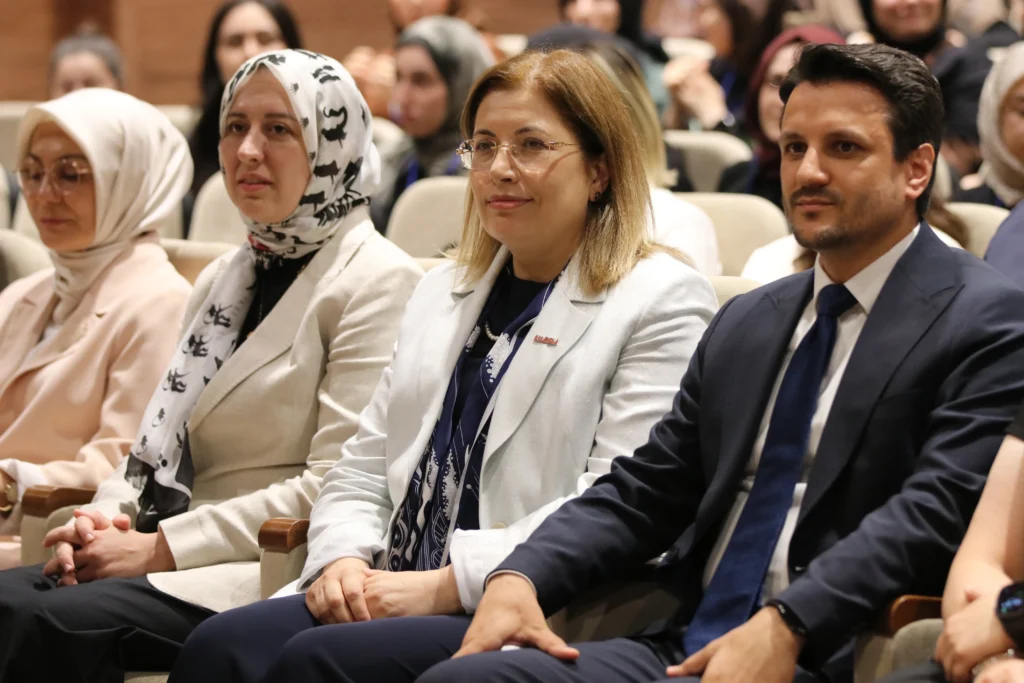 İstanbul Kalkınma Ajansı desteği, Kadın ve Demokrasi Vakfı (KADEM) ile Bilişim Vadisi işbirliğinde düzenlenen "Yapay Zekada Kadın Hackathonu", kadınların yapay zeka ve teknoloji alanında geliştirdiği yenilikçi projeleri bir araya getirdi. ( Anadolu Ajansı )